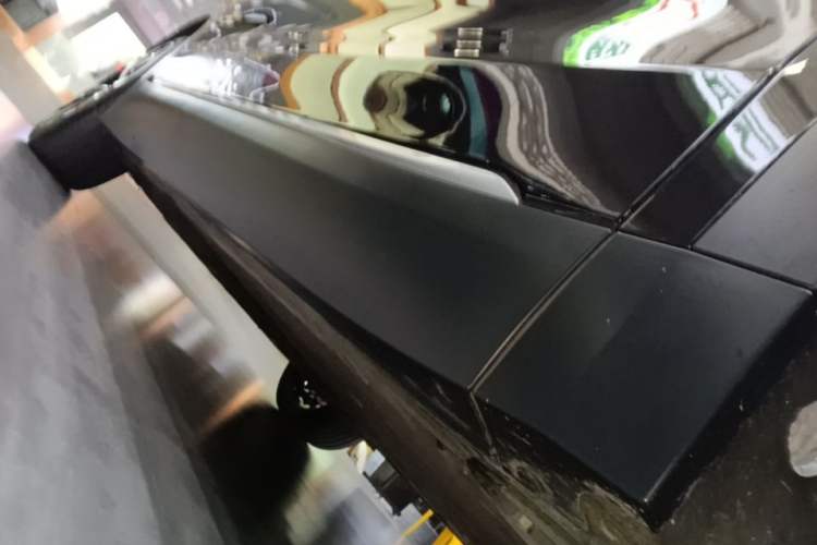Used Nio ES8 2024 100kWh Signature Edition Right Side Sill