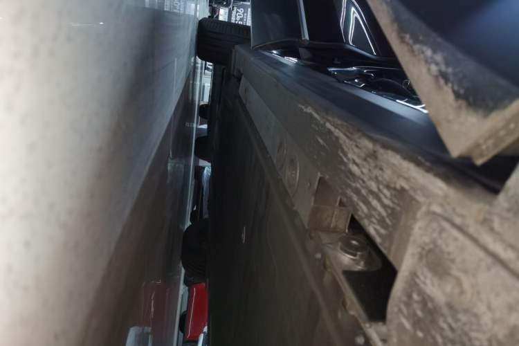 Used Nio ES8 2024 100kWh Right Side Sill