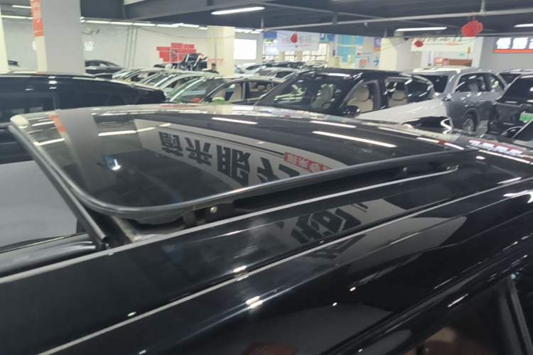 Used Nio ES8 2024 75 kWh Roof