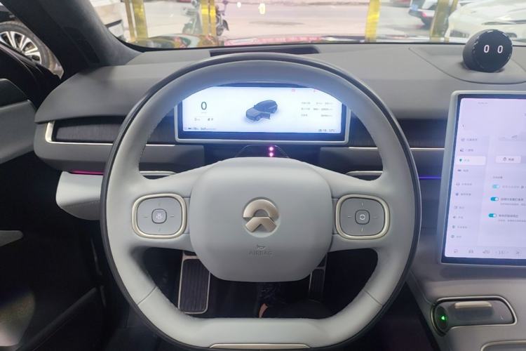 Used Nio ES8 2024 75 kWh Executive Edition Steering Wheel
