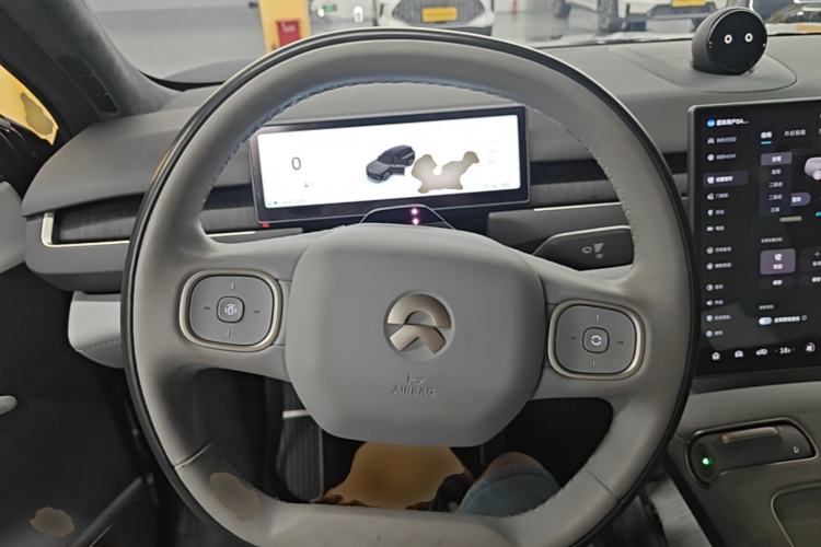 Used Nio ES8 2024 75 kWh Executive Edition Steering Wheel
