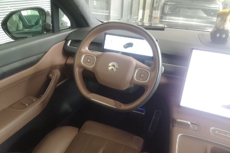 Used Nio ES8 2024 75 kWh Executive Edition Steering Wheel
