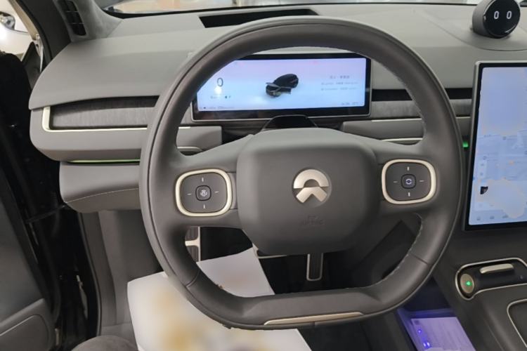 Used Nio ES8 2024 75 kWh Steering Wheel