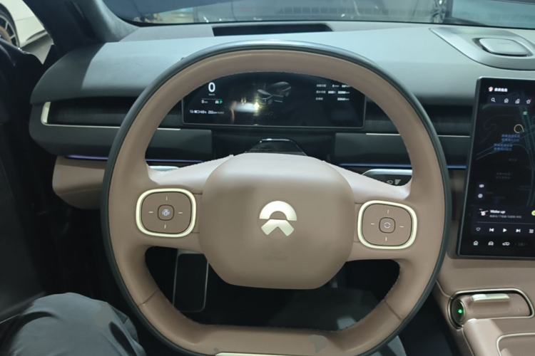Used Nio ES8 2024 75 kWh Steering Wheel