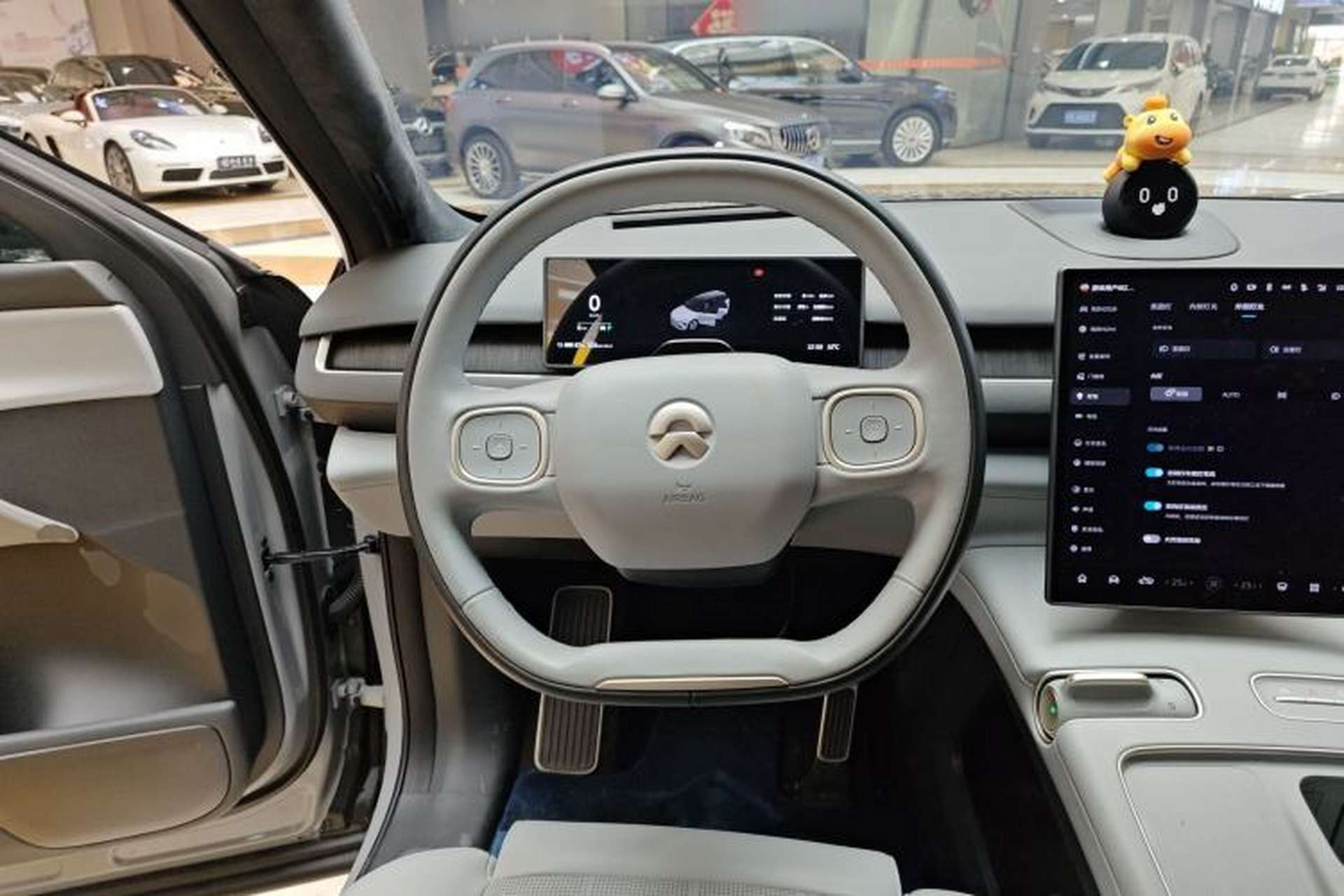 Used Nio ES8 2024 75 kWh Steering Wheel