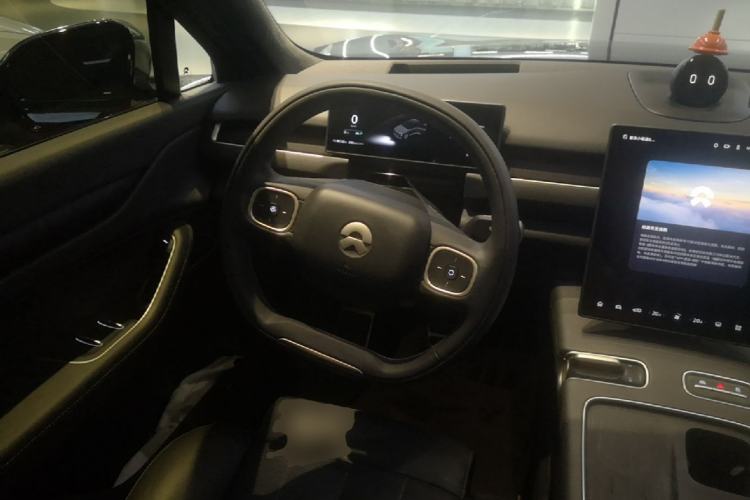 Used Nio ES8 2024 75 kWh Steering Wheel