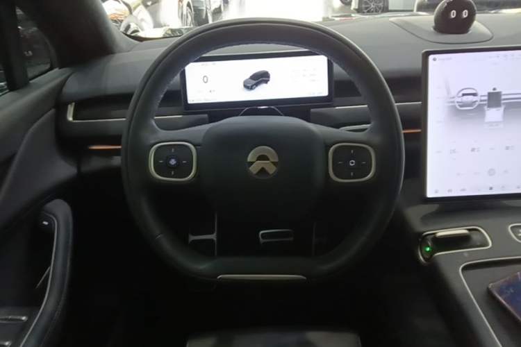 Used Nio ES8 2024 100kWh Signature Edition Steering Wheel