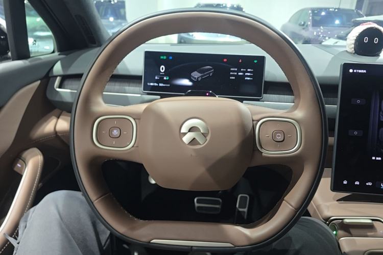 Used Nio ES8 2024 75 kWh Steering Wheel