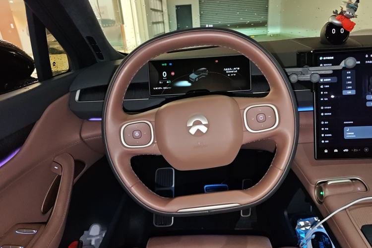 Used Nio ES8 2024 75 kWh Steering Wheel