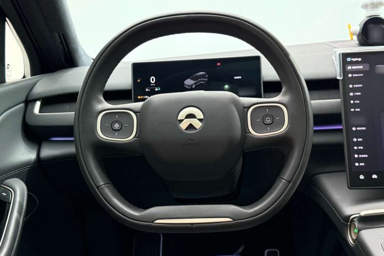 Used Nio ES8 2024 75 kWh Executive Edition Steering Wheel