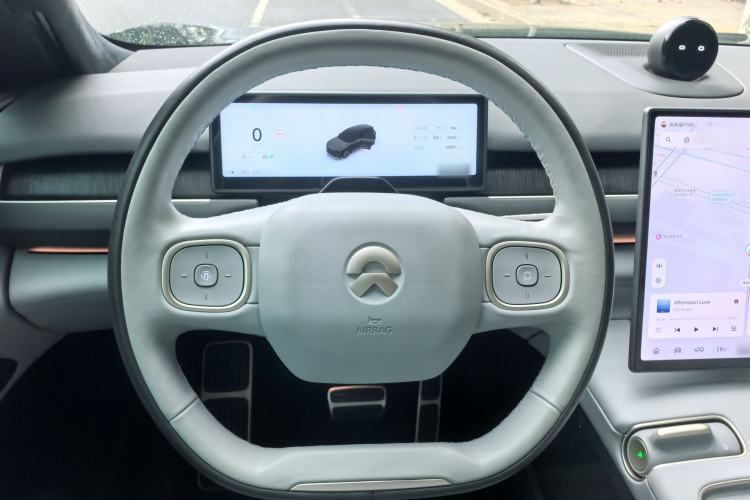 Used Nio ES8 2024 75 kWh Steering Wheel