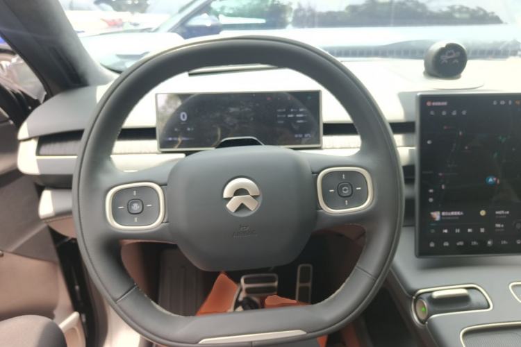 Used Nio ES8 2024 75 kWh Steering Wheel