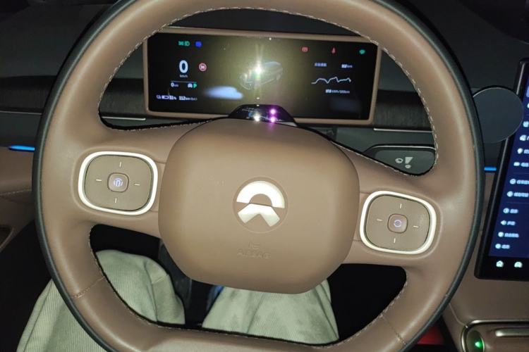 Used Nio ES8 2024 75 kWh Executive Edition Steering Wheel