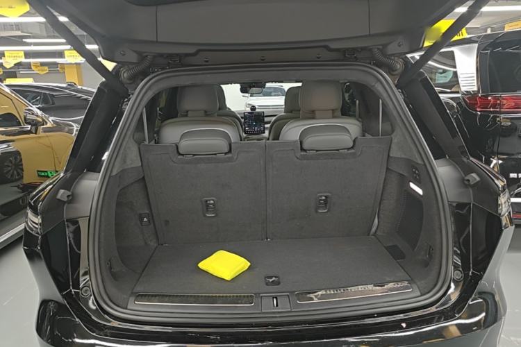 Used Nio ES8 2024 75 kWh Executive Edition Trunk