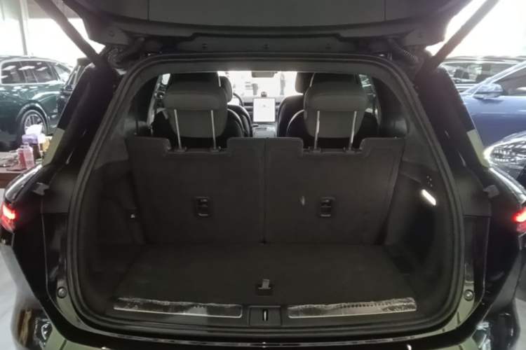 Used Nio ES8 2024 100kWh Signature Edition Trunk