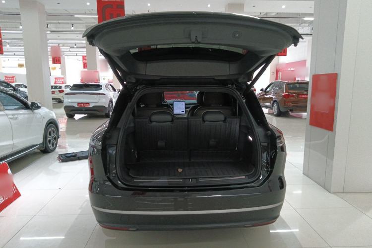 Used Nio ES8 2024 75 kWh Trunk