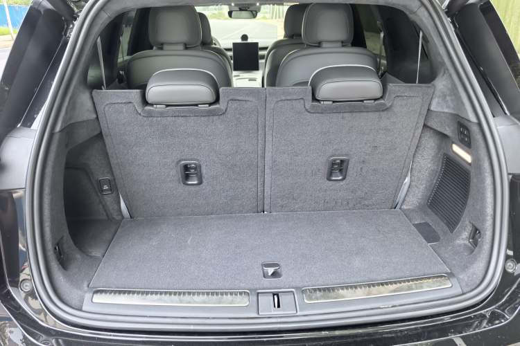 Used Nio ES8 2024 75 kWh Trunk