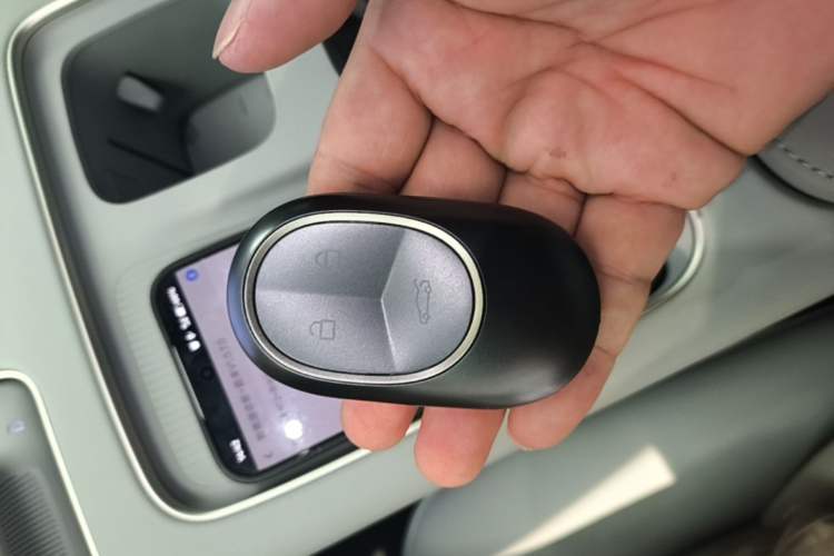Used Nio ES8 2024 75 kWh Vehicle Key