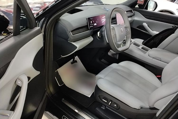Used Nio ES8 2024 75 kWh Executive Edition Driver Seat