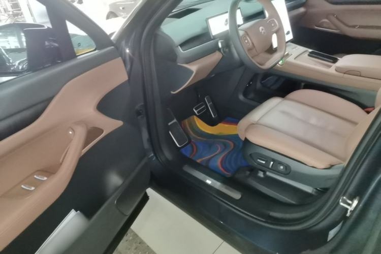 Used Nio ES8 2024 75 kWh Driver Seat