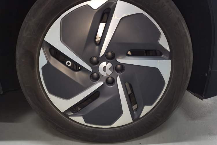 Used Nio ES8 2024 75 kWh Executive Edition Exterior 1