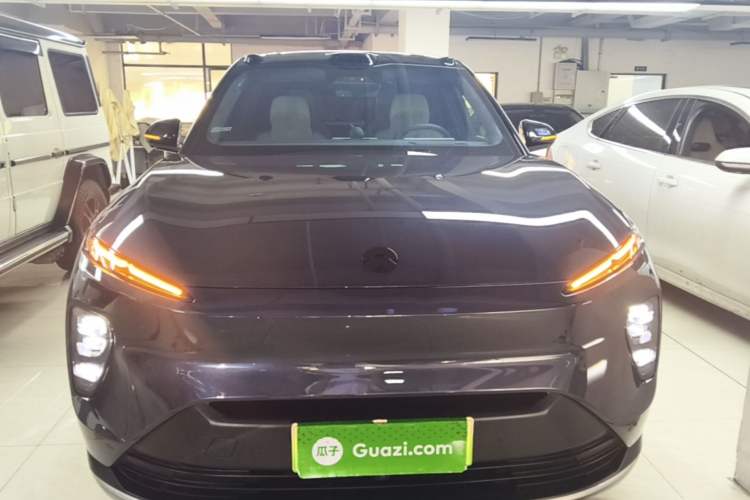 Used Nio ES8 2024 75 kWh Front