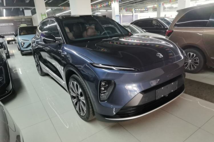 Used Nio ES8 2024 75 kWh Front Right 45 Deg