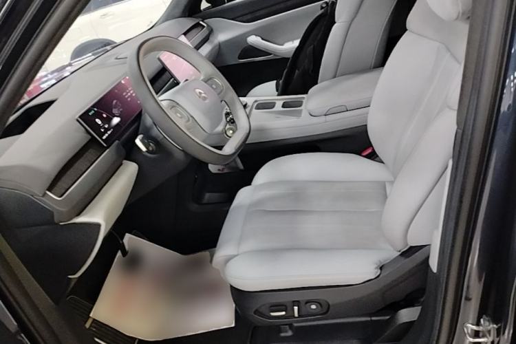 Used Nio ES8 2024 75 kWh Executive Edition Left Front Seat