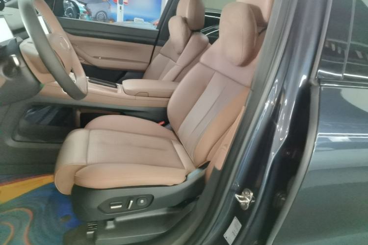 Used Nio ES8 2024 75 kWh Left Front Seat