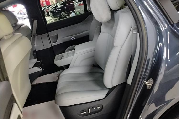 Used Nio ES8 2024 75 kWh Executive Edition Left Rear Seat