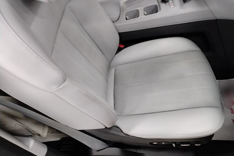 Used Nio ES8 2024 75 kWh Executive Edition Right Front Seat