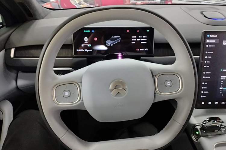 Used Nio ES8 2024 75 kWh Executive Edition Steering Wheel