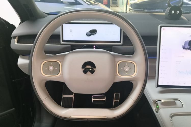 Used Nio ES8 2024 75 kWh Steering Wheel