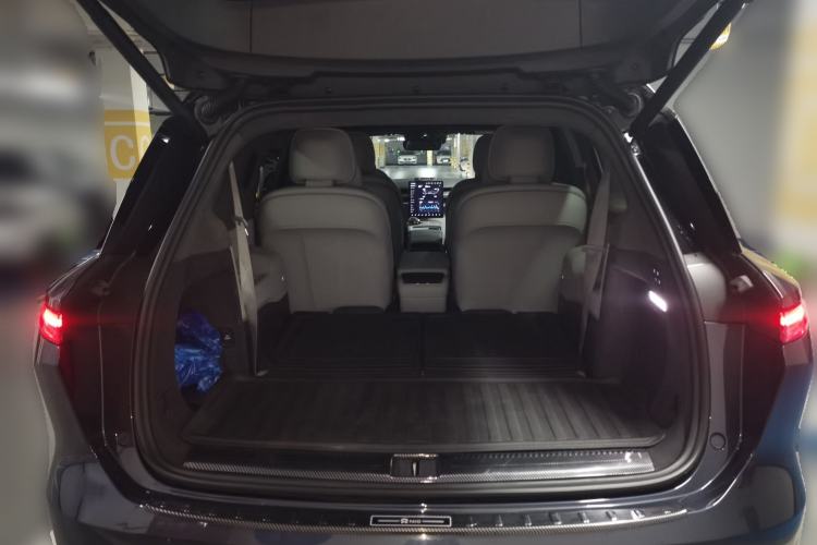 Used Nio ES8 2024 75 kWh Executive Edition Trunk