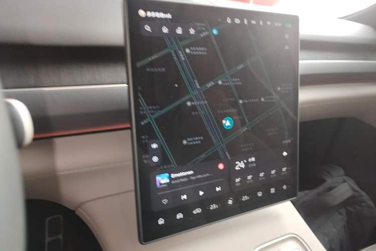 Used Nio ES8 2024 75 kWh Executive Edition Audio And AC Panel