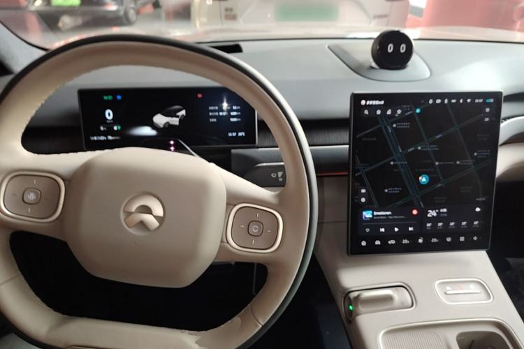 Used Nio ES8 2024 75 kWh Executive Edition Center Console