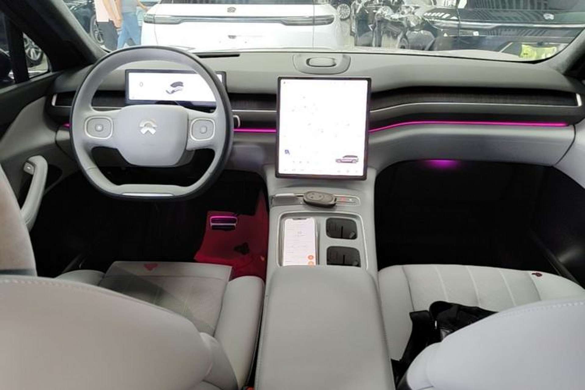 Used Nio ES8 2024 75 kWh Center Console
