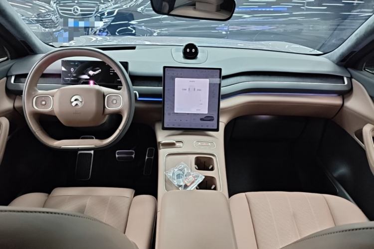 Used Nio ES8 2024 75 kWh Executive Edition Center Console