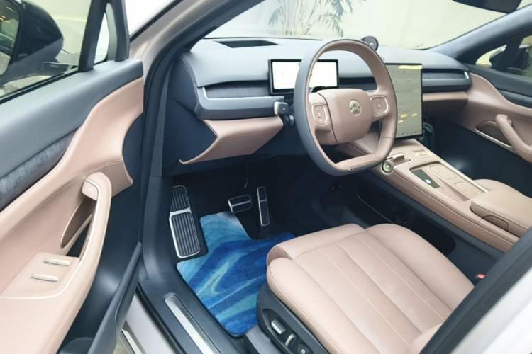 Used Nio ES8 2024 75 kWh Driver Seat