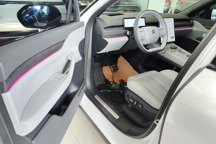 Used Nio ES8 2024 75 kWh Driver Seat