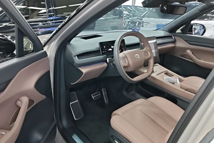 Used Nio ES8 2024 75 kWh Executive Edition Driver Seat