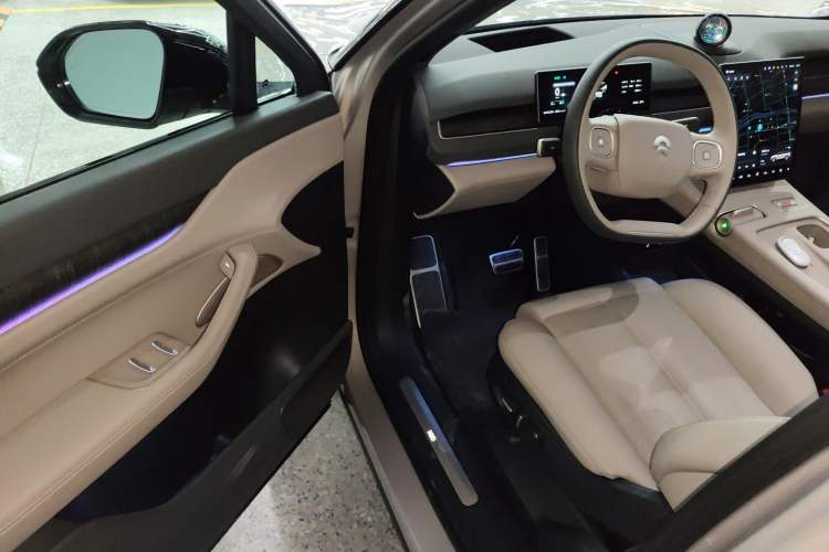 Used Nio ES8 2024 75 kWh Driver Seat