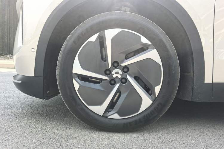 Used Nio ES8 2024 75 kWh Executive Edition Exterior 8
