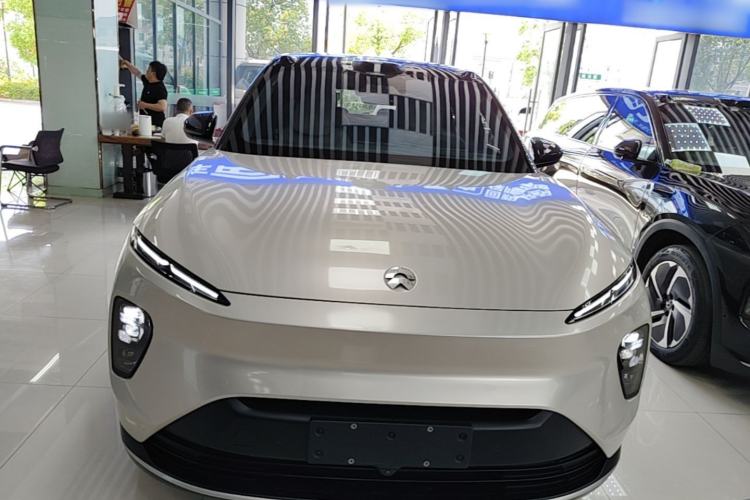 Used Nio ES8 2024 75 kWh Front