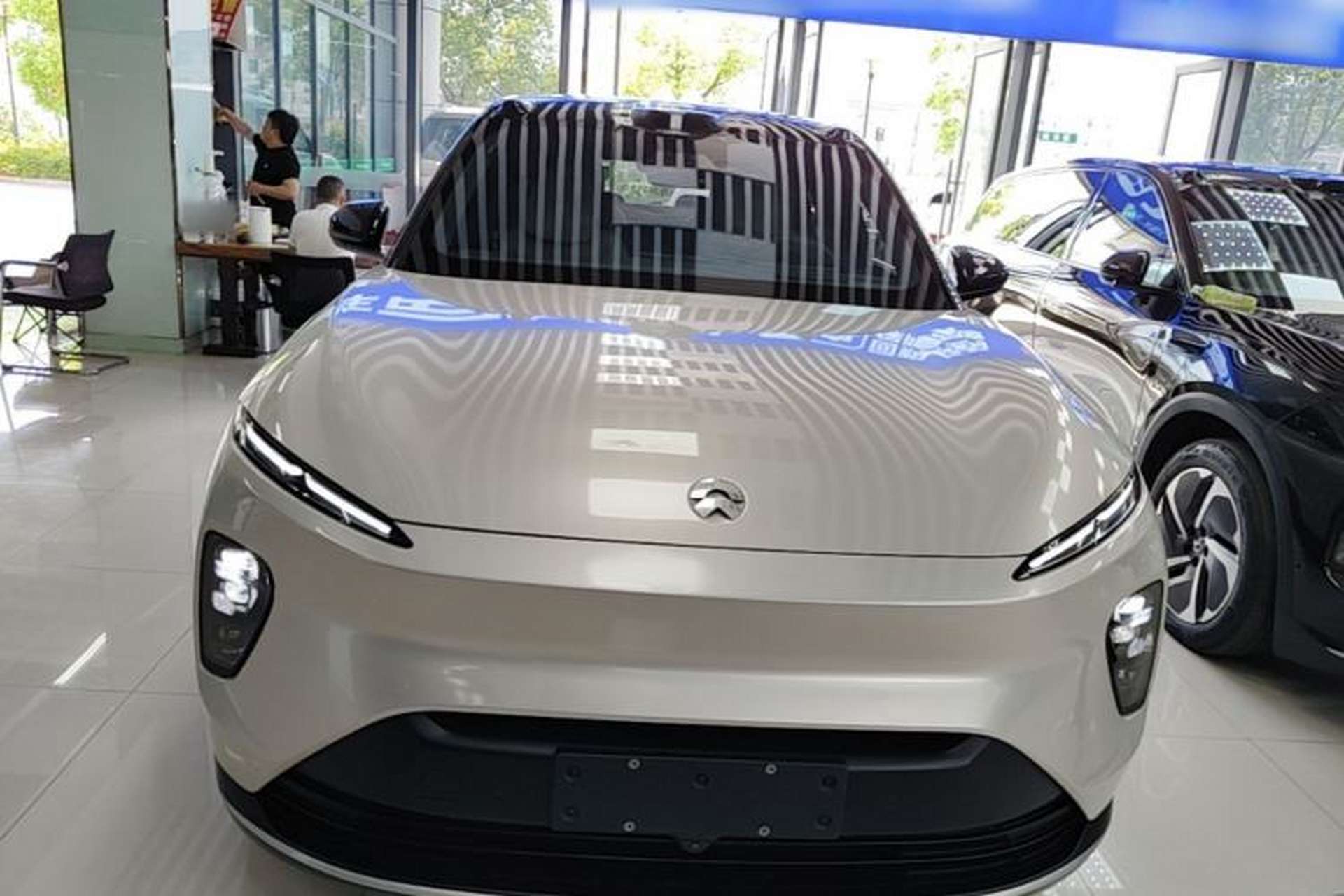 Used Nio ES8 2024 75 kWh Front
