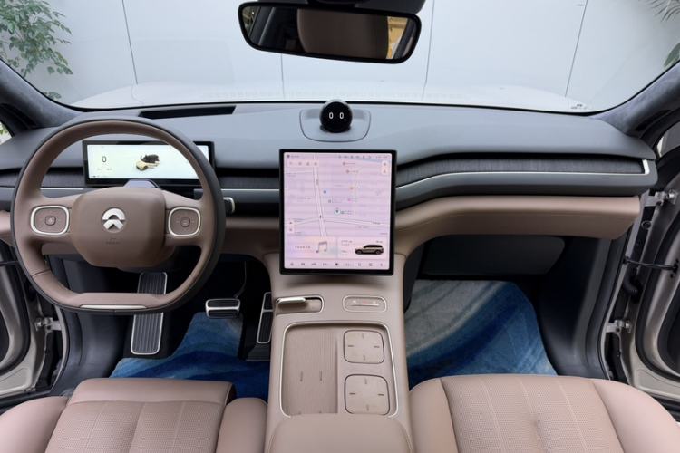 Used Nio ES8 2024 75 kWh Interior 10
