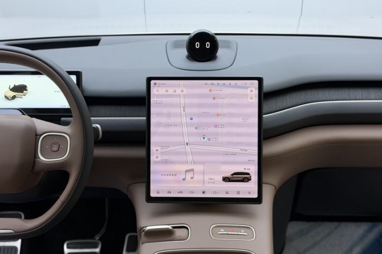 Used Nio ES8 2024 75 kWh Interior 2