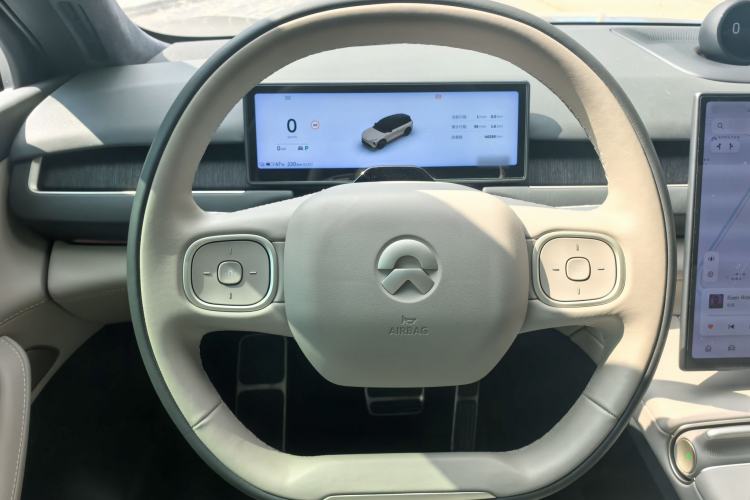 Used Nio ES8 2024 75 kWh Executive Edition Interior 5