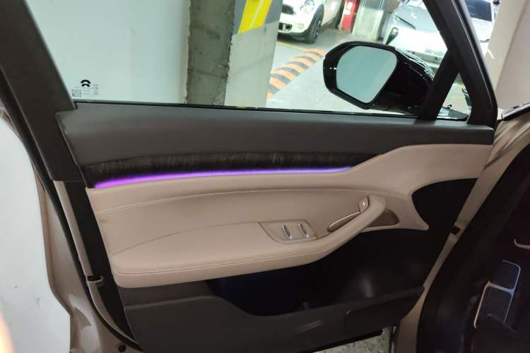 Used Nio ES8 2024 75 kWh Left Front Door Interior