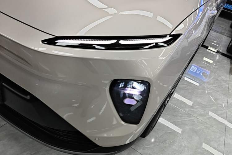 Used Nio ES8 2024 75 kWh Executive Edition Left Front Headlight